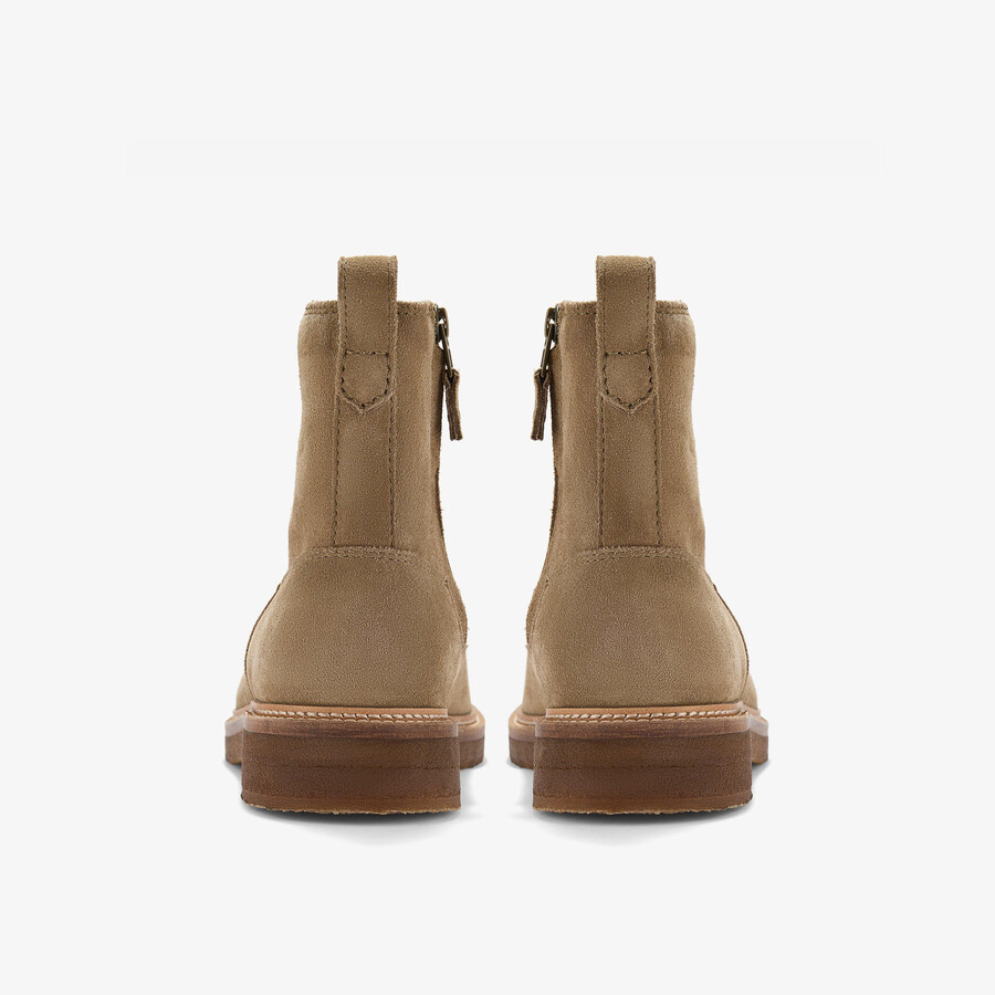 buty clarkdale – zamsz w kolorze ciemnego piasku