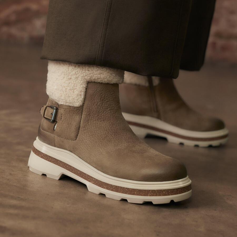 hencroft madi waterproof - dark sand warmlined