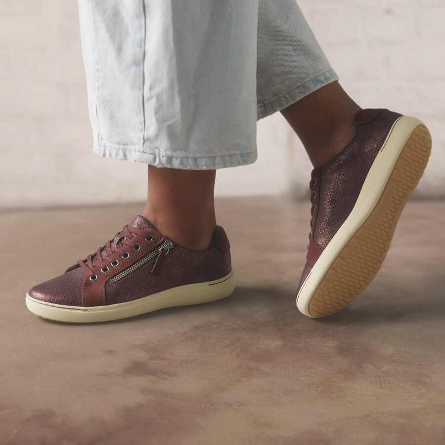 nalle lace - wine interest leather