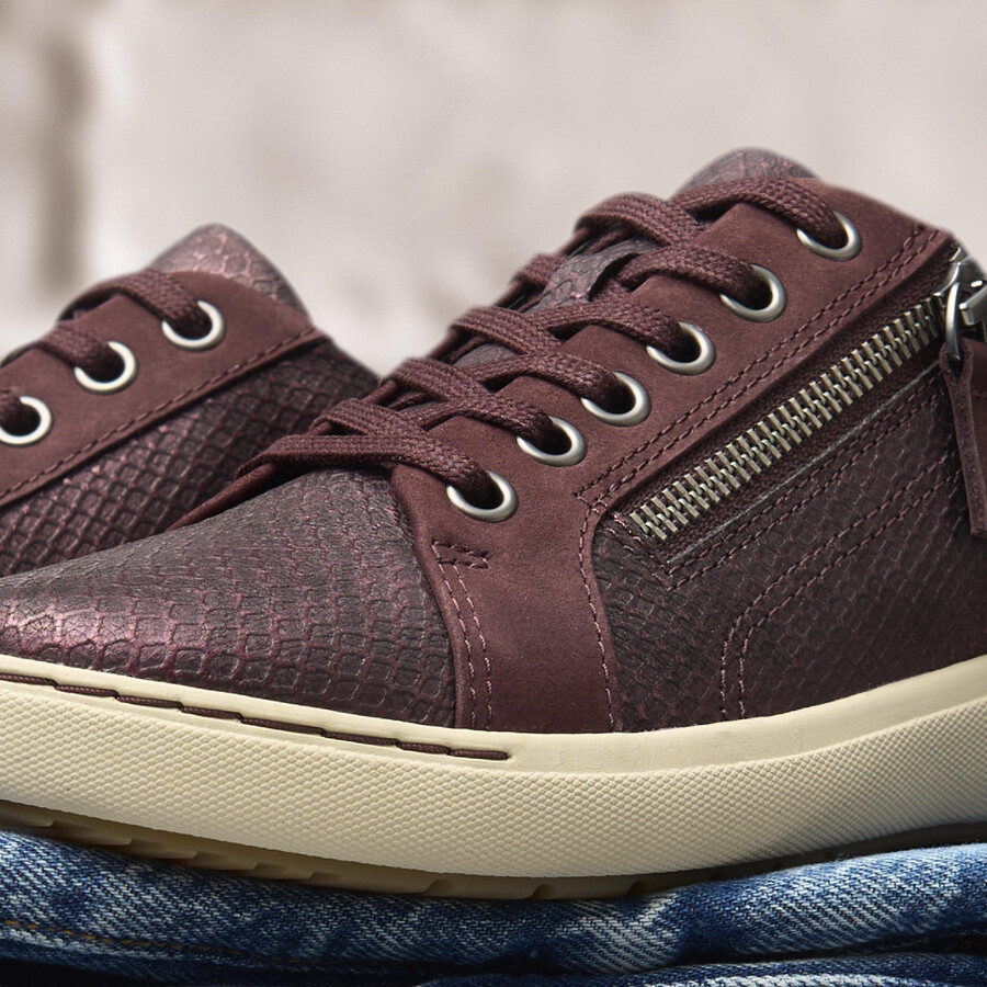 nalle lace - wine interest leather